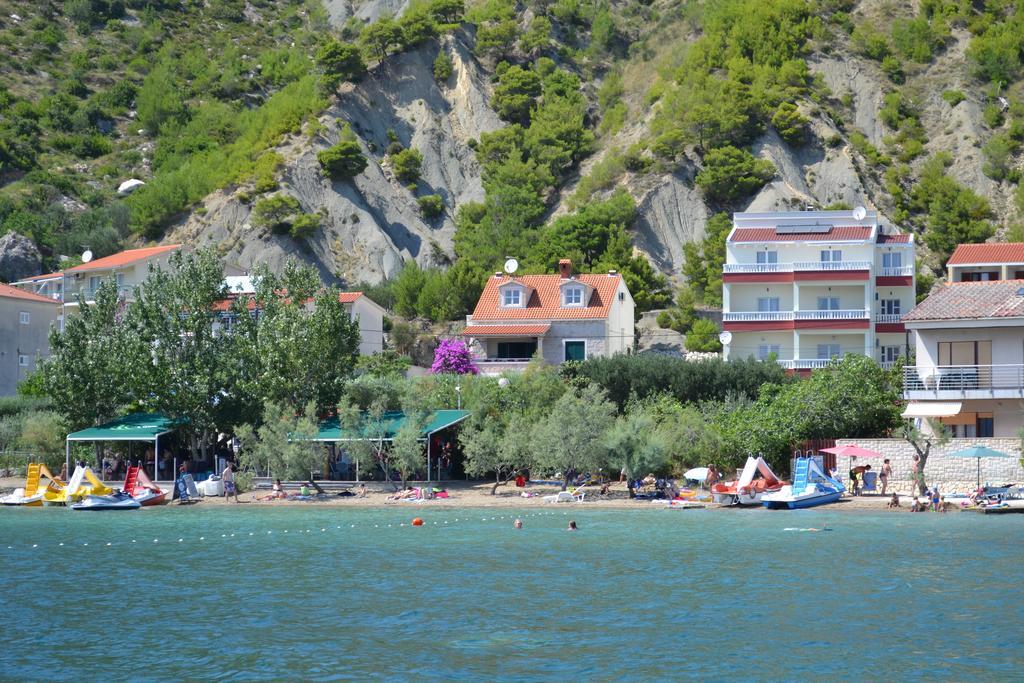 Apartments Iskra Duće Esterno foto